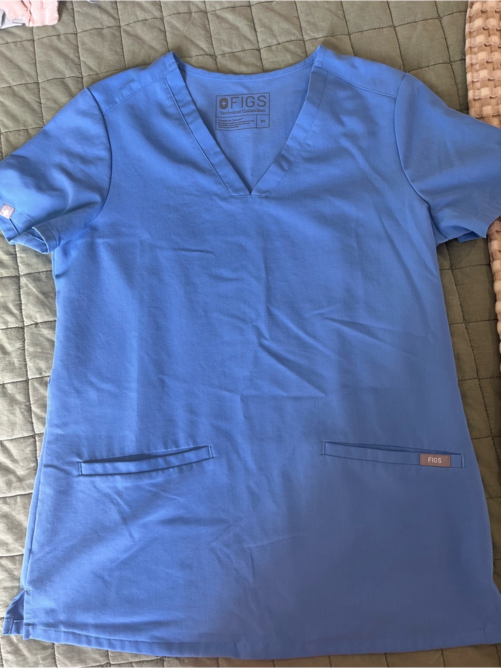 FIGS Casma Three-Pocket Scrub Top